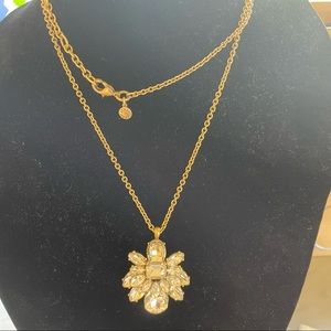 ⚓️SALE⚓️Gold cluster necklace .18 “ long drop